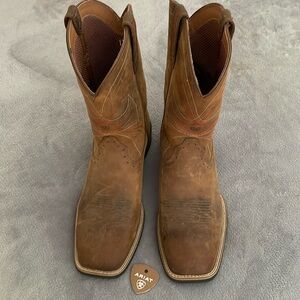 Men’s Ariat cowboy boots
